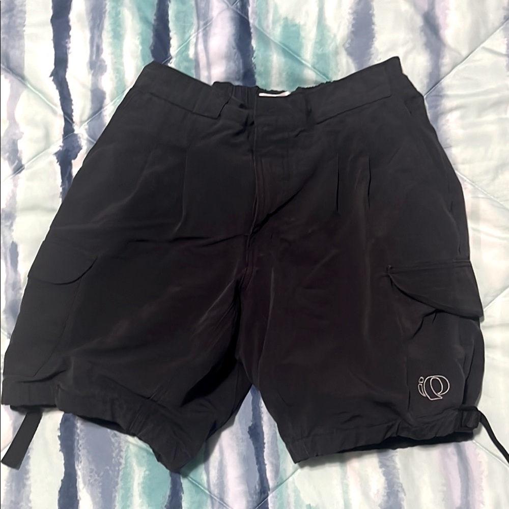 Pearl Izumi, black, men’s padded bike shorts, size Med